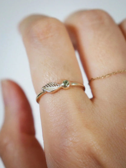 Green sapphire leafy ring