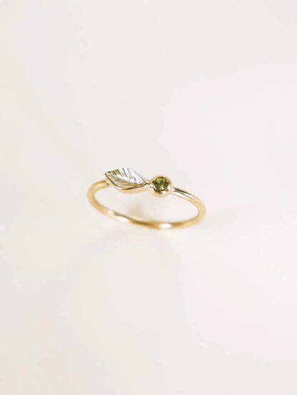 Green sapphire leafy ring